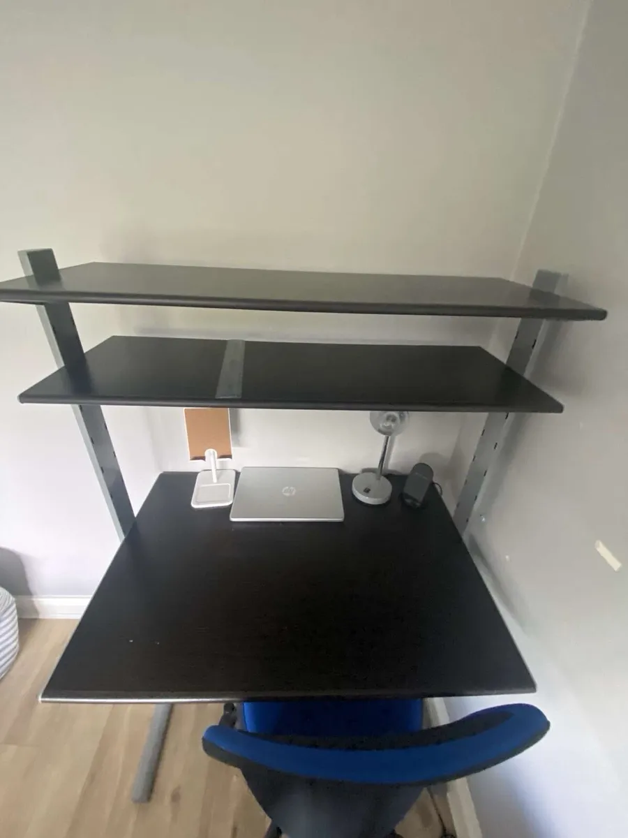 Work desk - Image 1