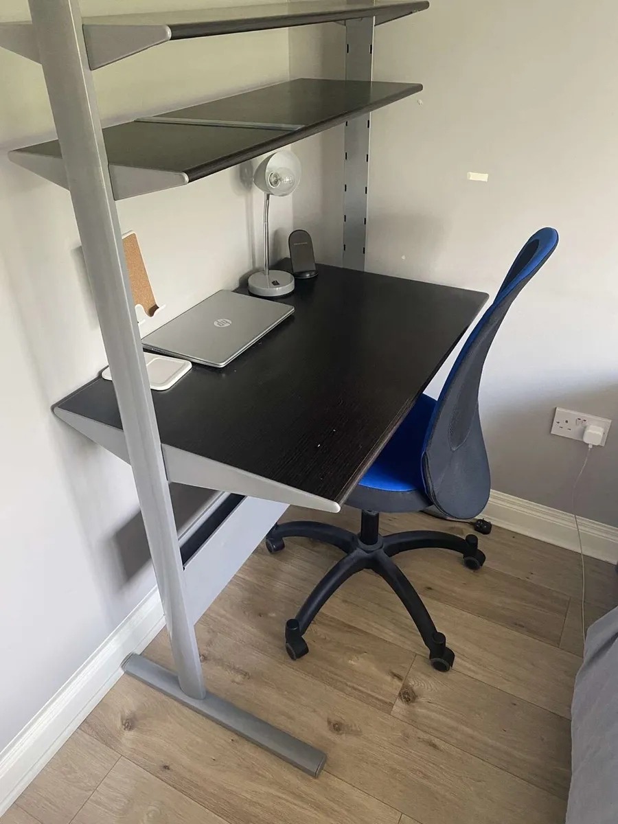 Work desk - Image 2
