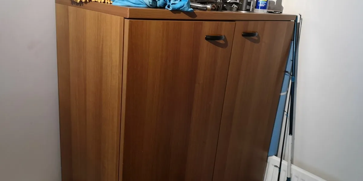 Cabinet - Image 1