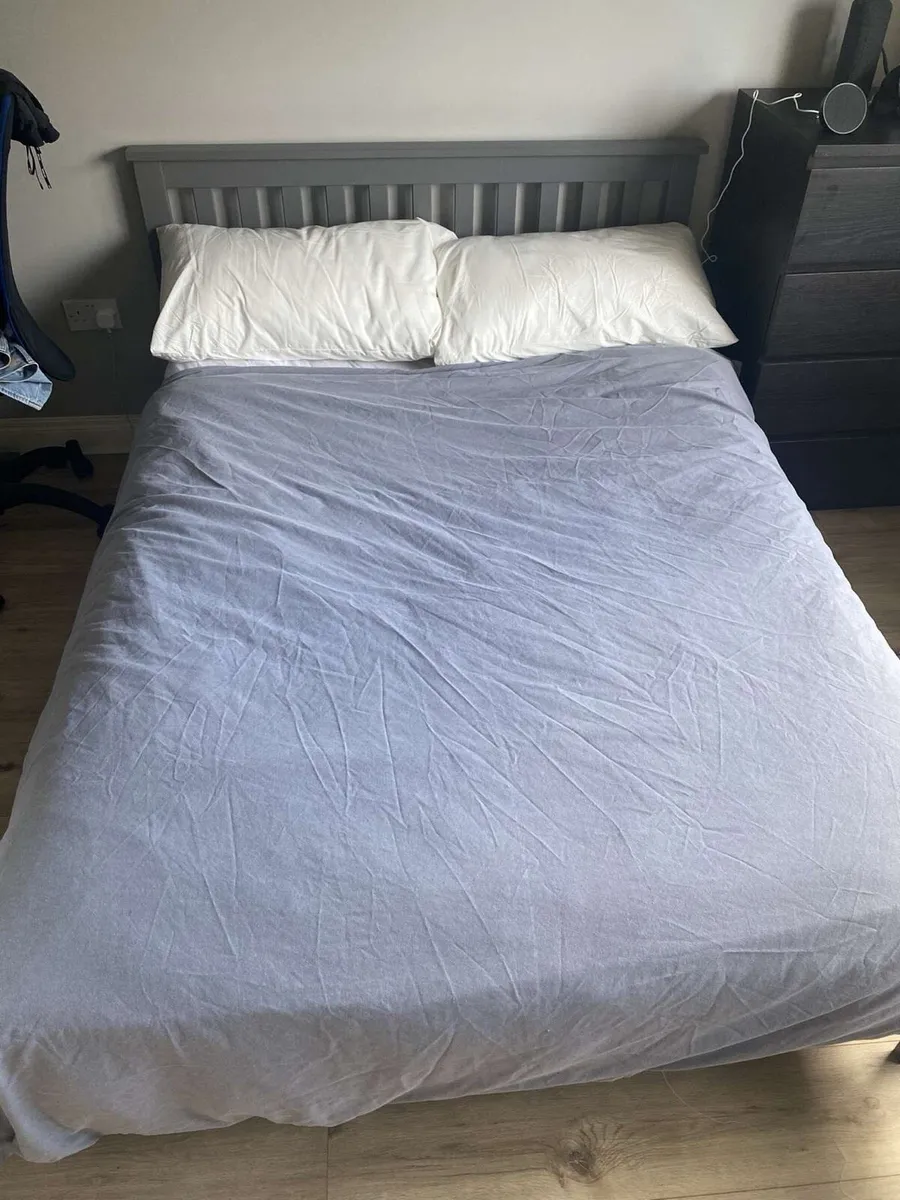 Bed frame and mattress - Image 2