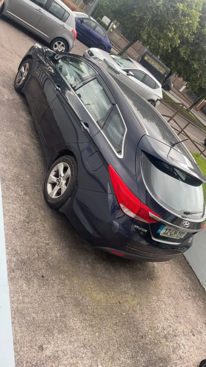 Hyundai i40 2012 - Image 2