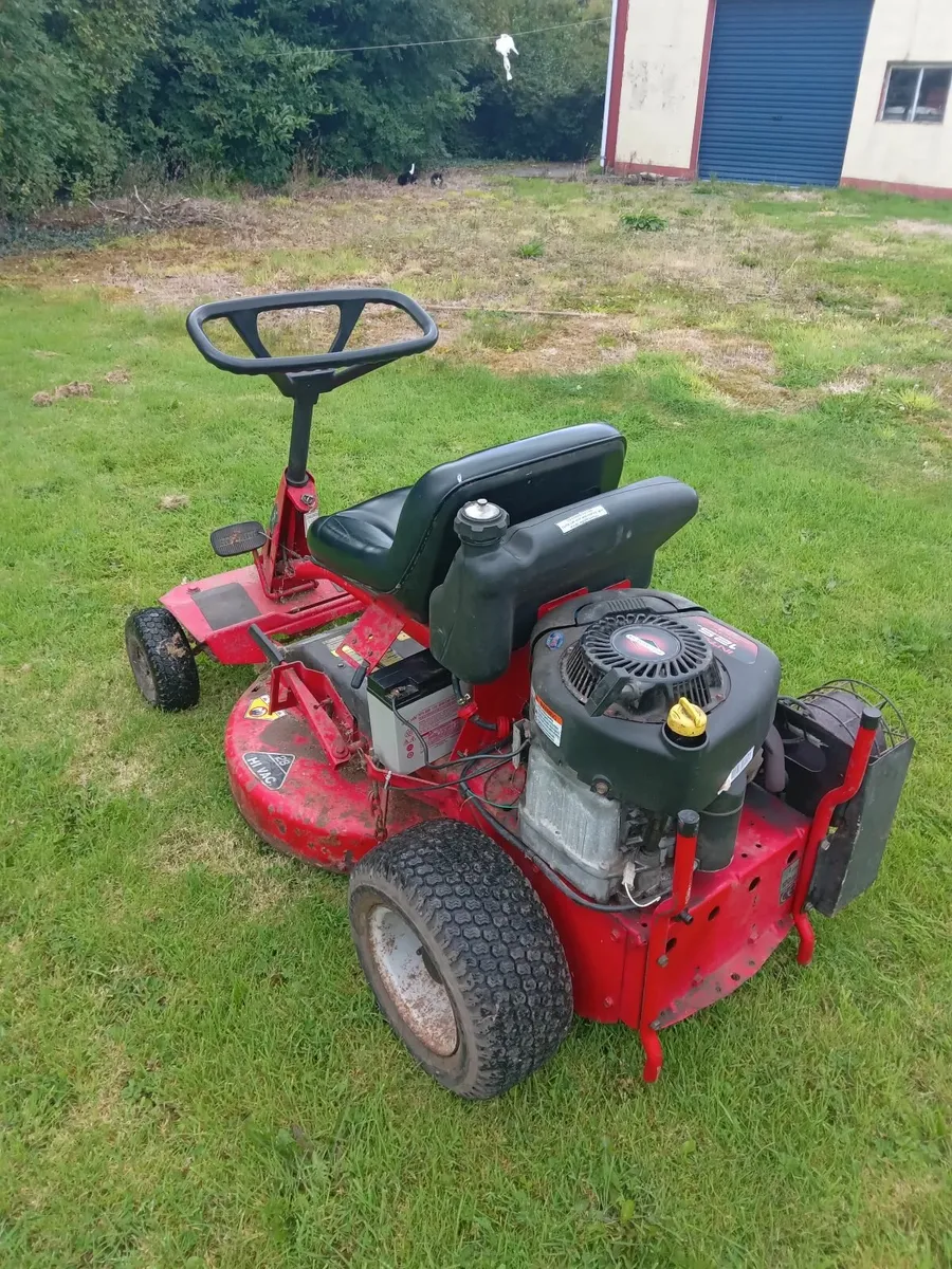SNAPPER ride on lawnmower - Image 4