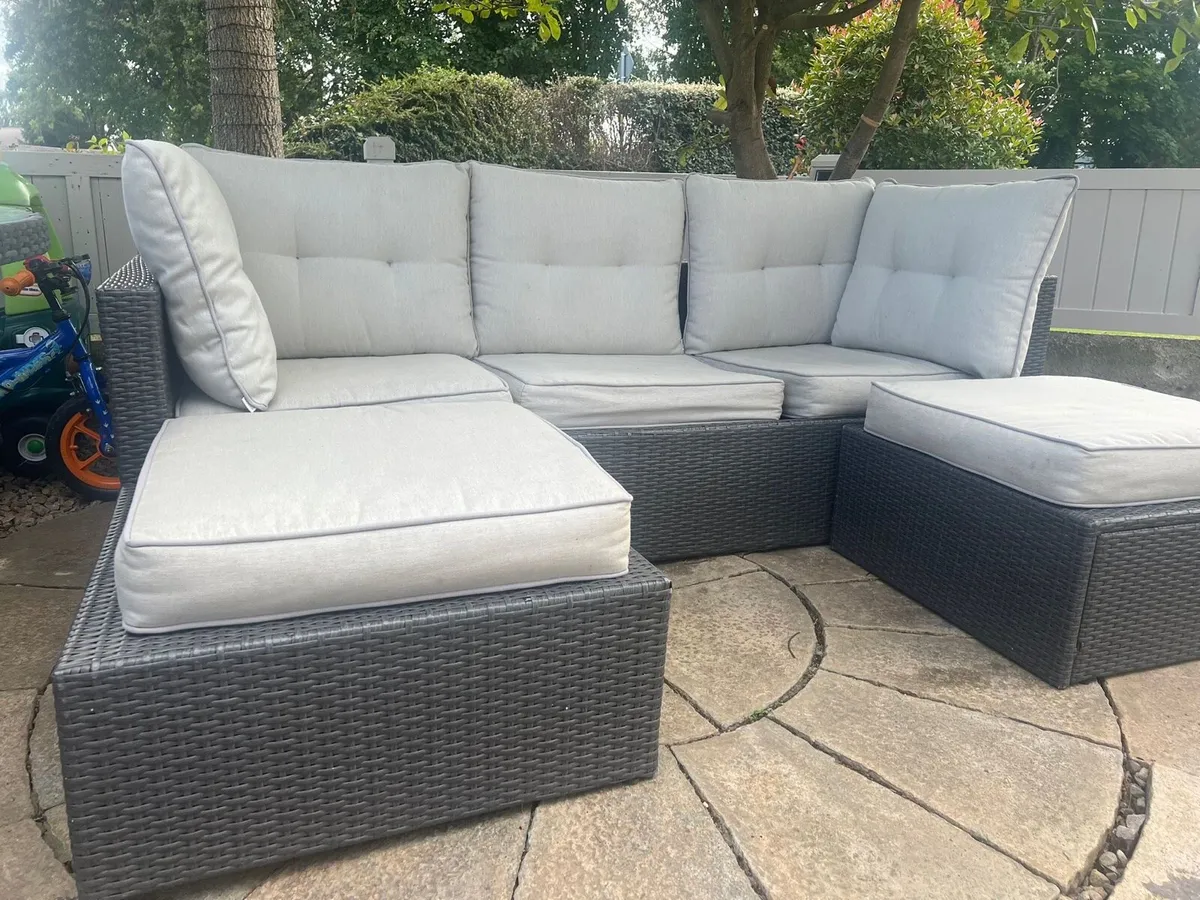 Garden sofa with umbrella - Image 1