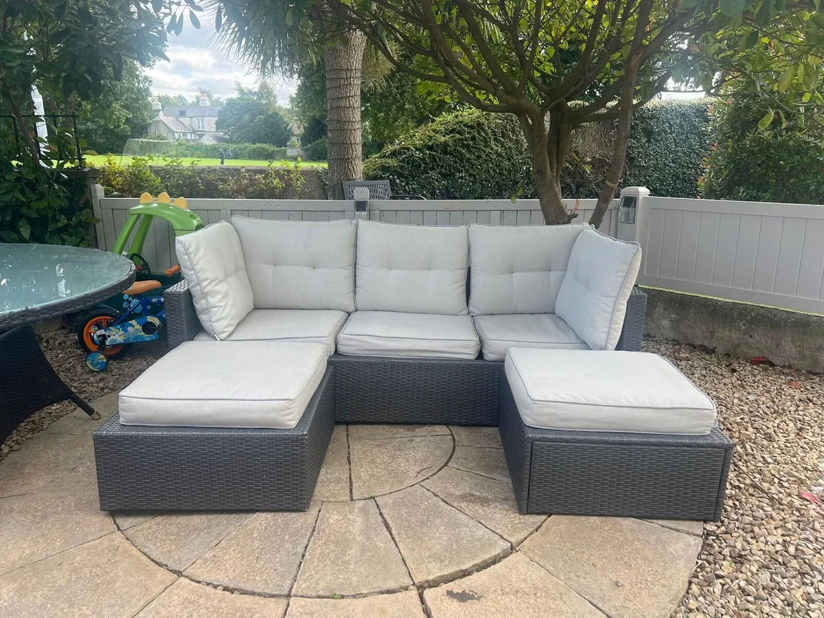 Garden sofa with umbrella - Image 2