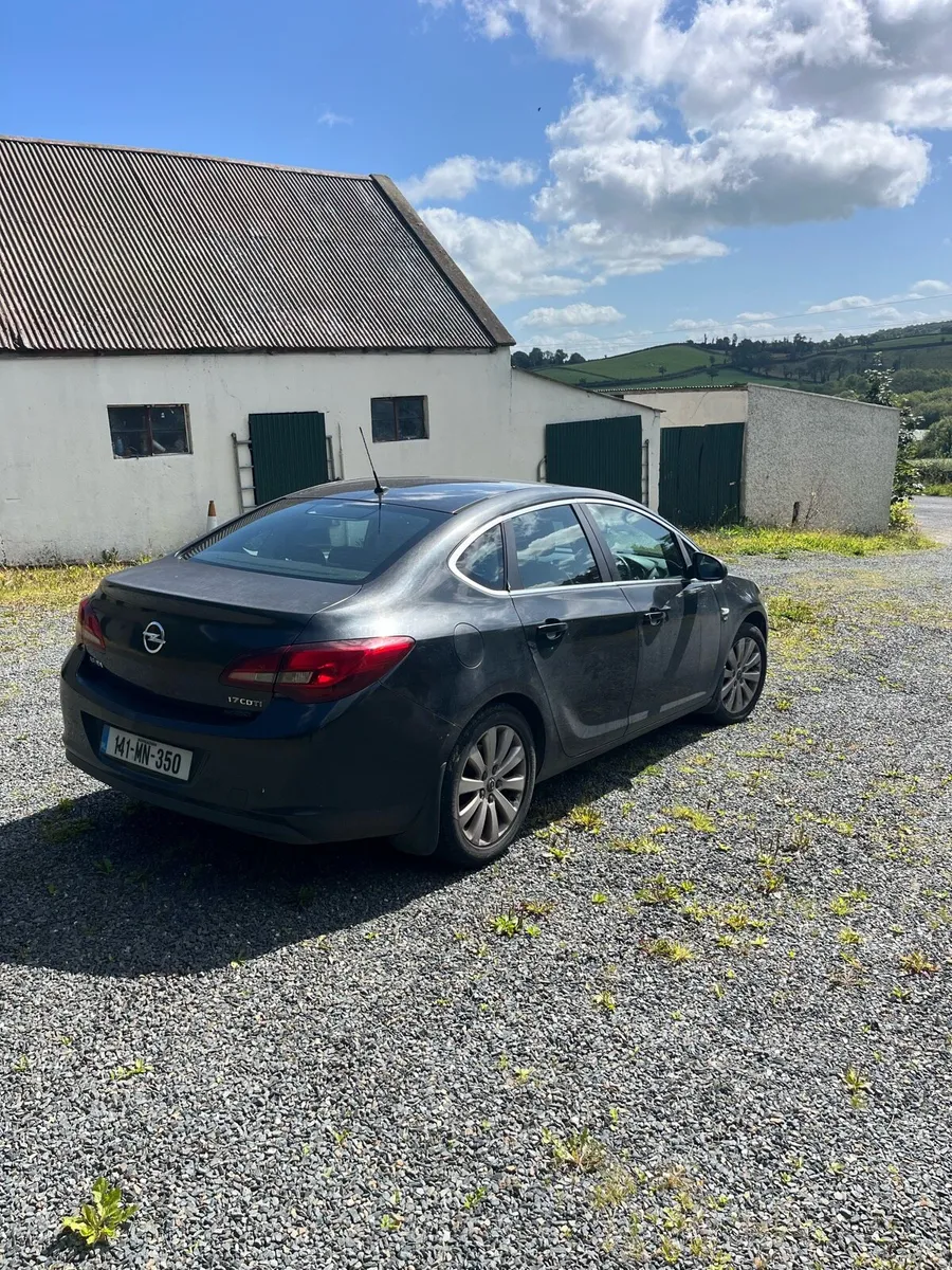 Vauxhall Astra 2014 - Image 4