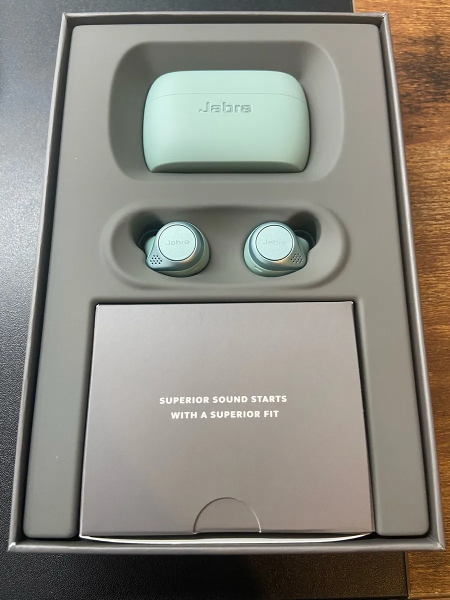 HUAWEI Watch & Jabra Earbuds - Image 3