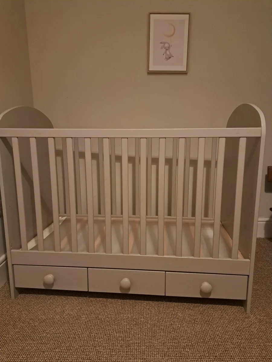Cot/toddler bed - Image 1