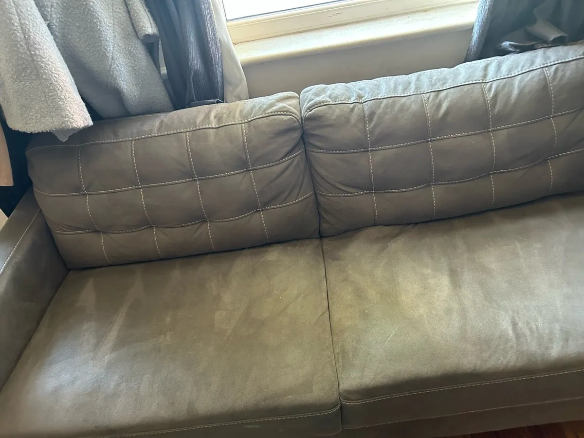 Grey couch - Image 2