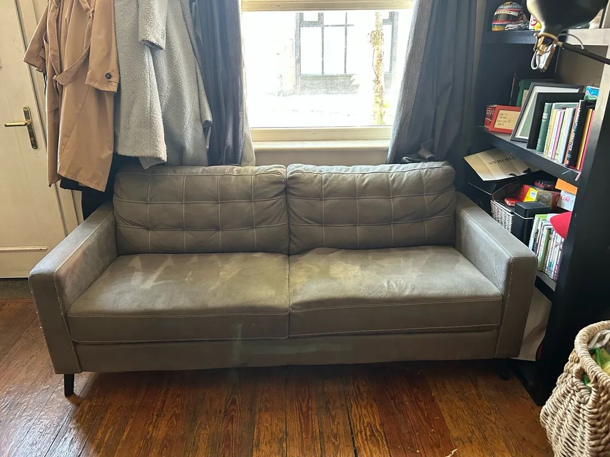 Grey couch - Image 4