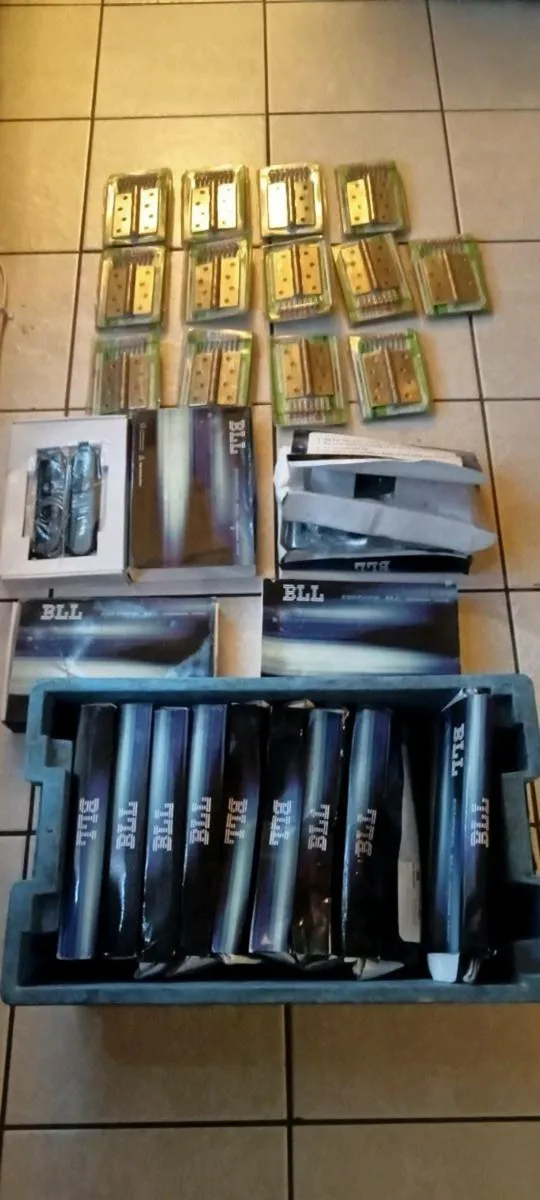 Joblot Door Hinges & Door Handles (BRAND NEW) - Image 1