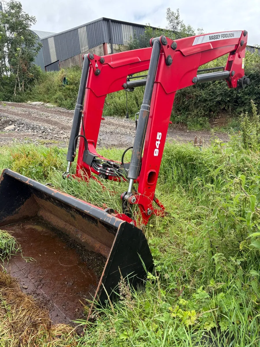 Massey Ferguson 5450 and loader - Image 4
