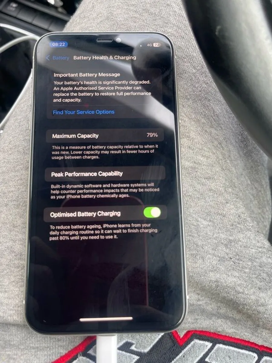 iPhone 11 - Image 2