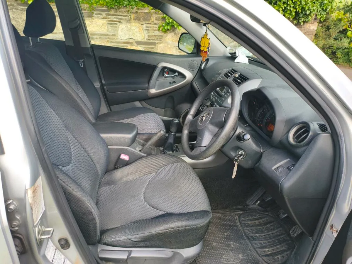 Toyota RAV 4 - Image 4
