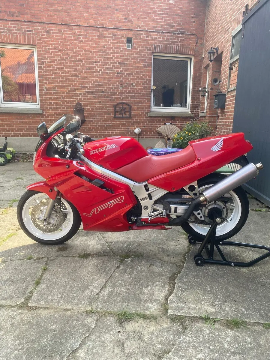 HONDA VFR 750 F 1993 - Image 1