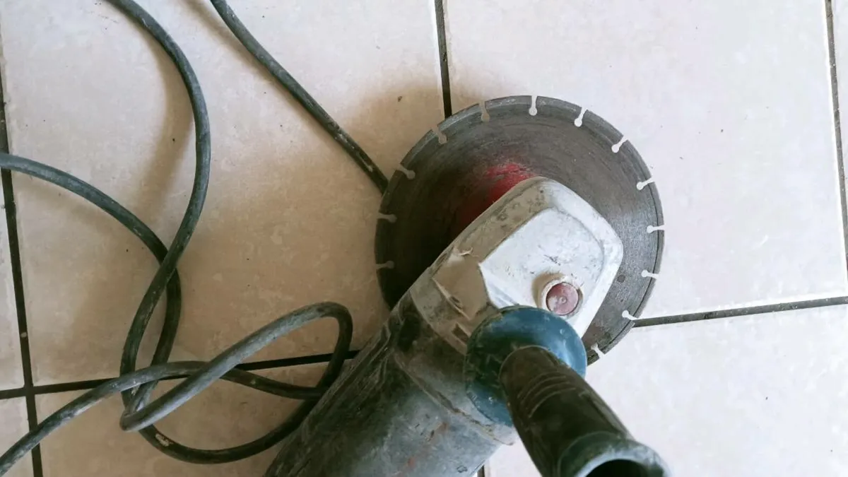 9" Grinder 240v - Image 2