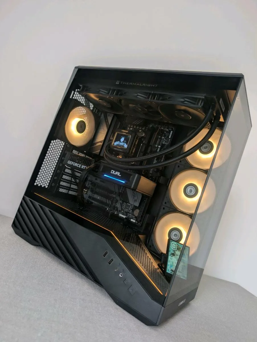 Lian Li Performance Gaming PC | AM5  | RTX | LCD - Image 1