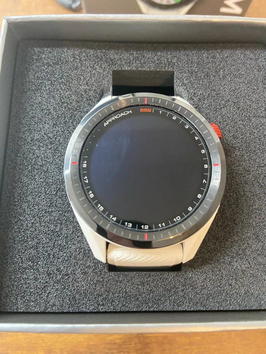 Garmin Golf GPS Watch & Range Finder - Image 2