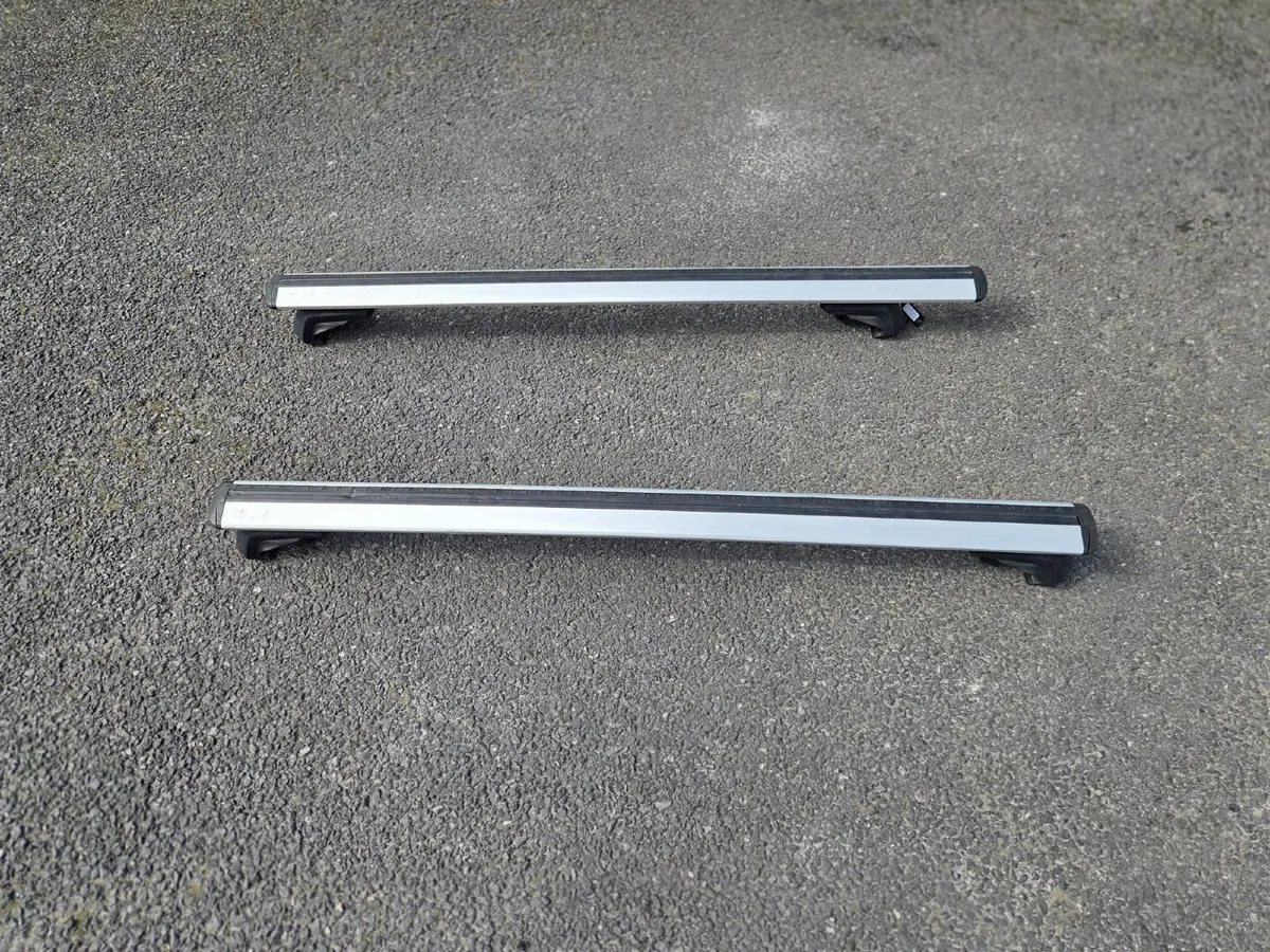 Thule Roof Bar - Image 1
