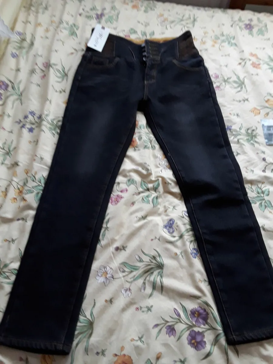 Ladies brand new fleece lined jeans size 8 - Image 2