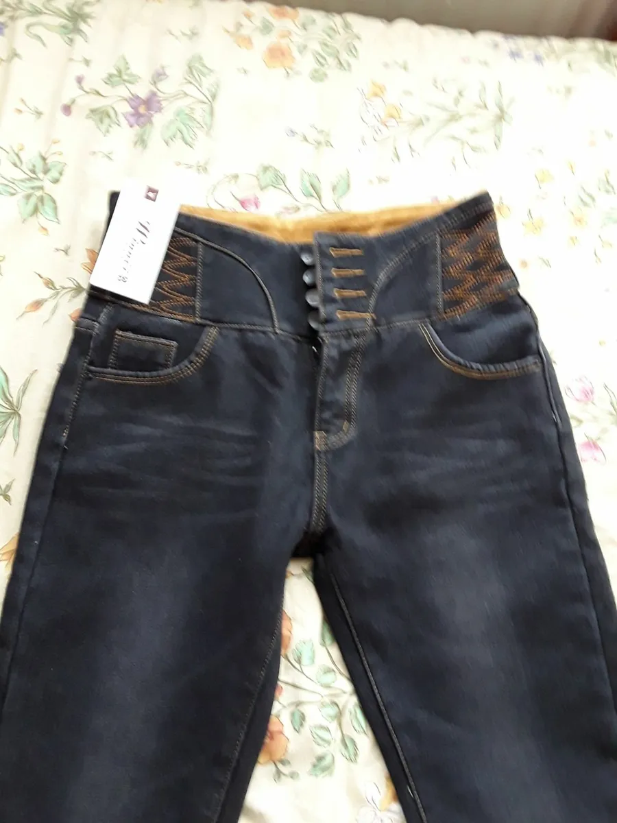 Ladies brand new fleece lined jeans size 8 - Image 1