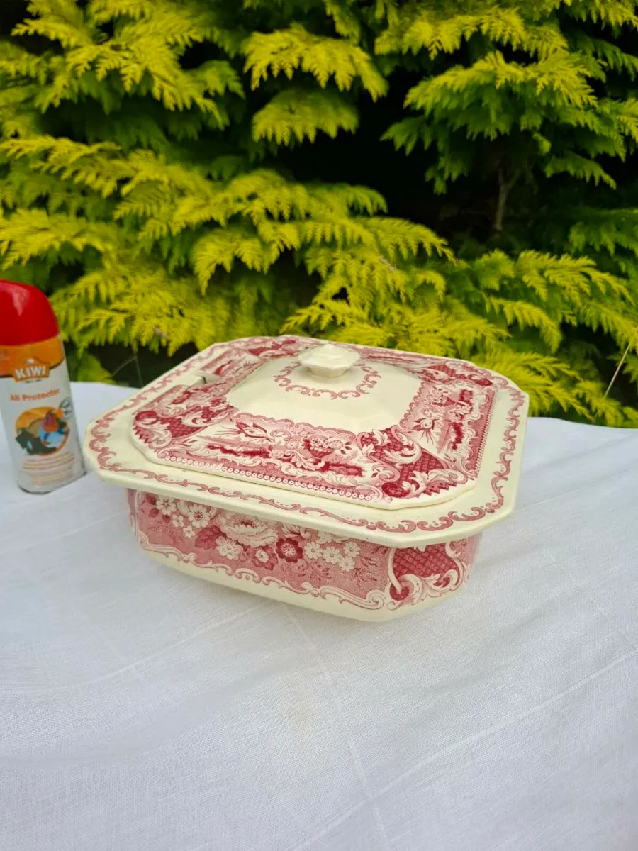 Old victoria soup tureen possible to post - Image 2