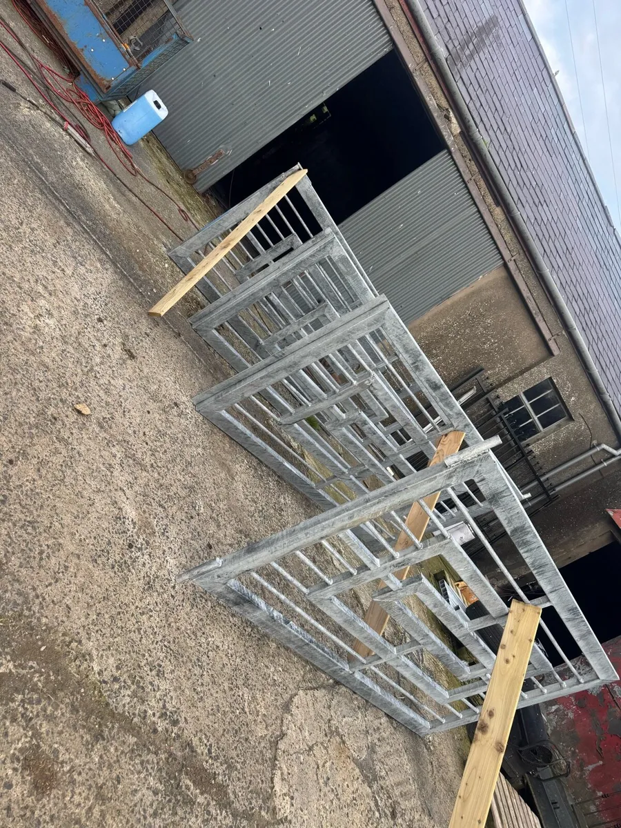 Driveway gates