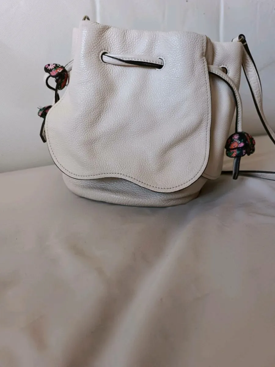 Coach petal bag - Image 2