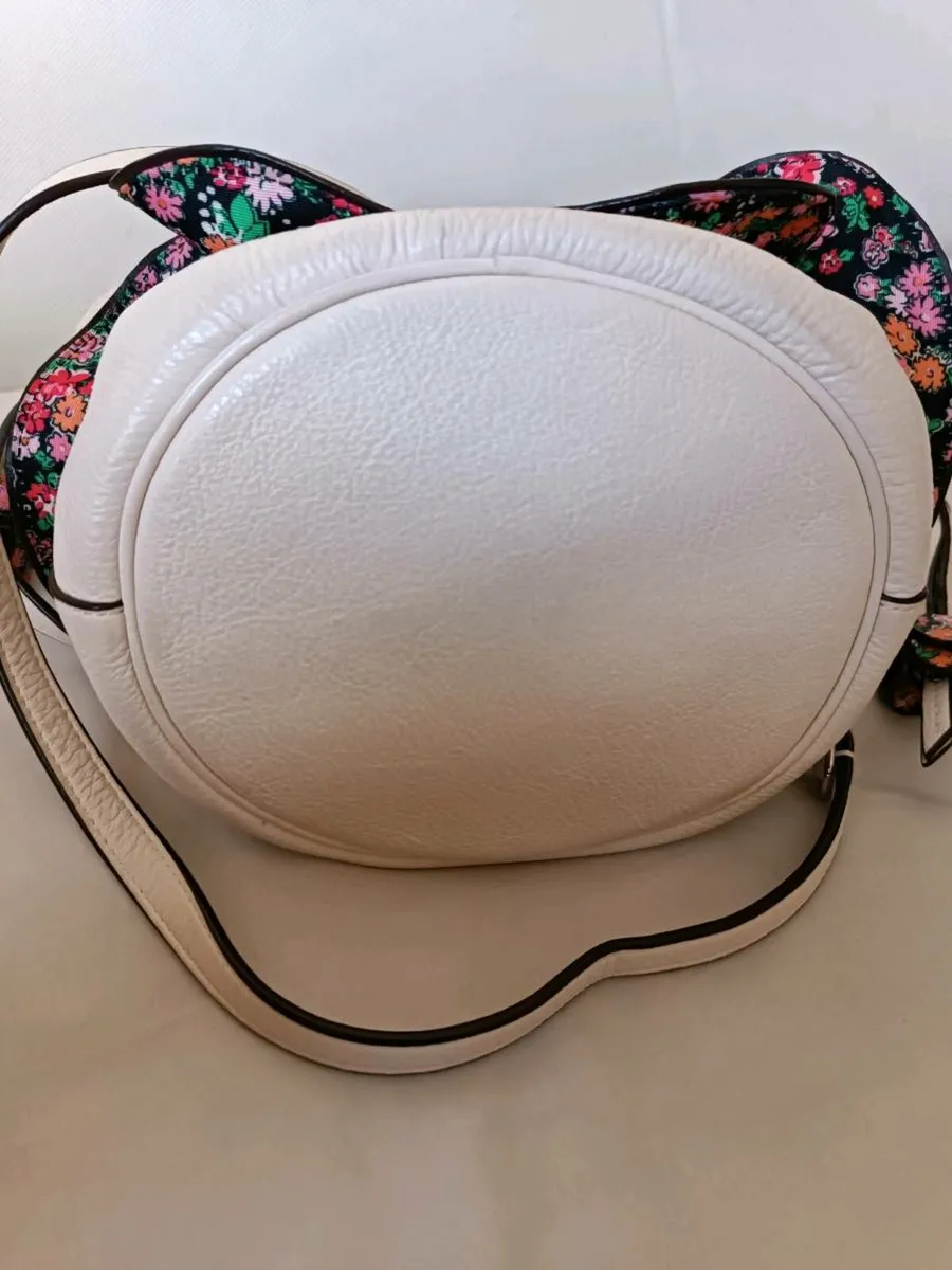 Coach petal bag - Image 4