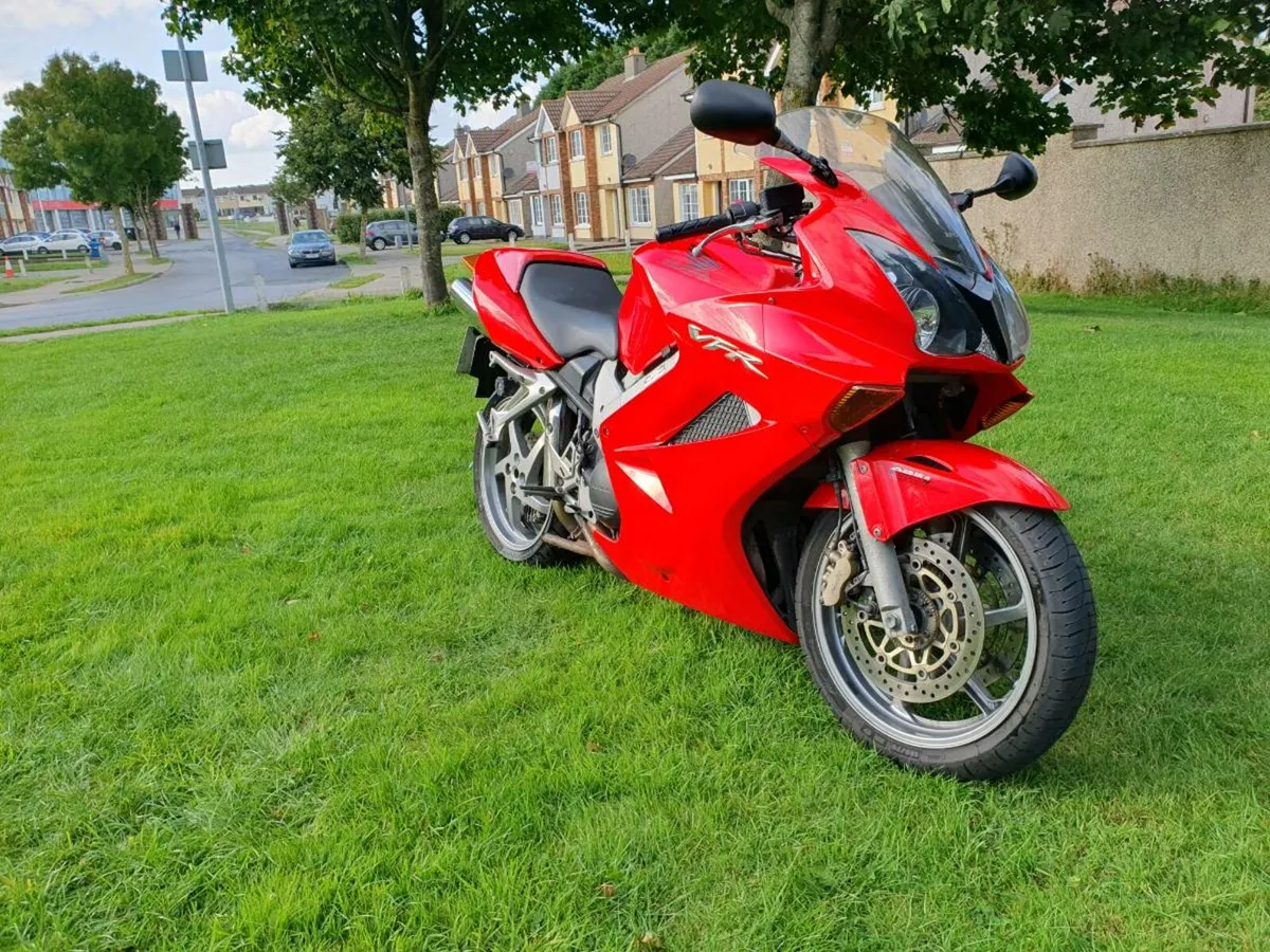 2005 Honda VFR800 VTEC (ABS) - Image 3