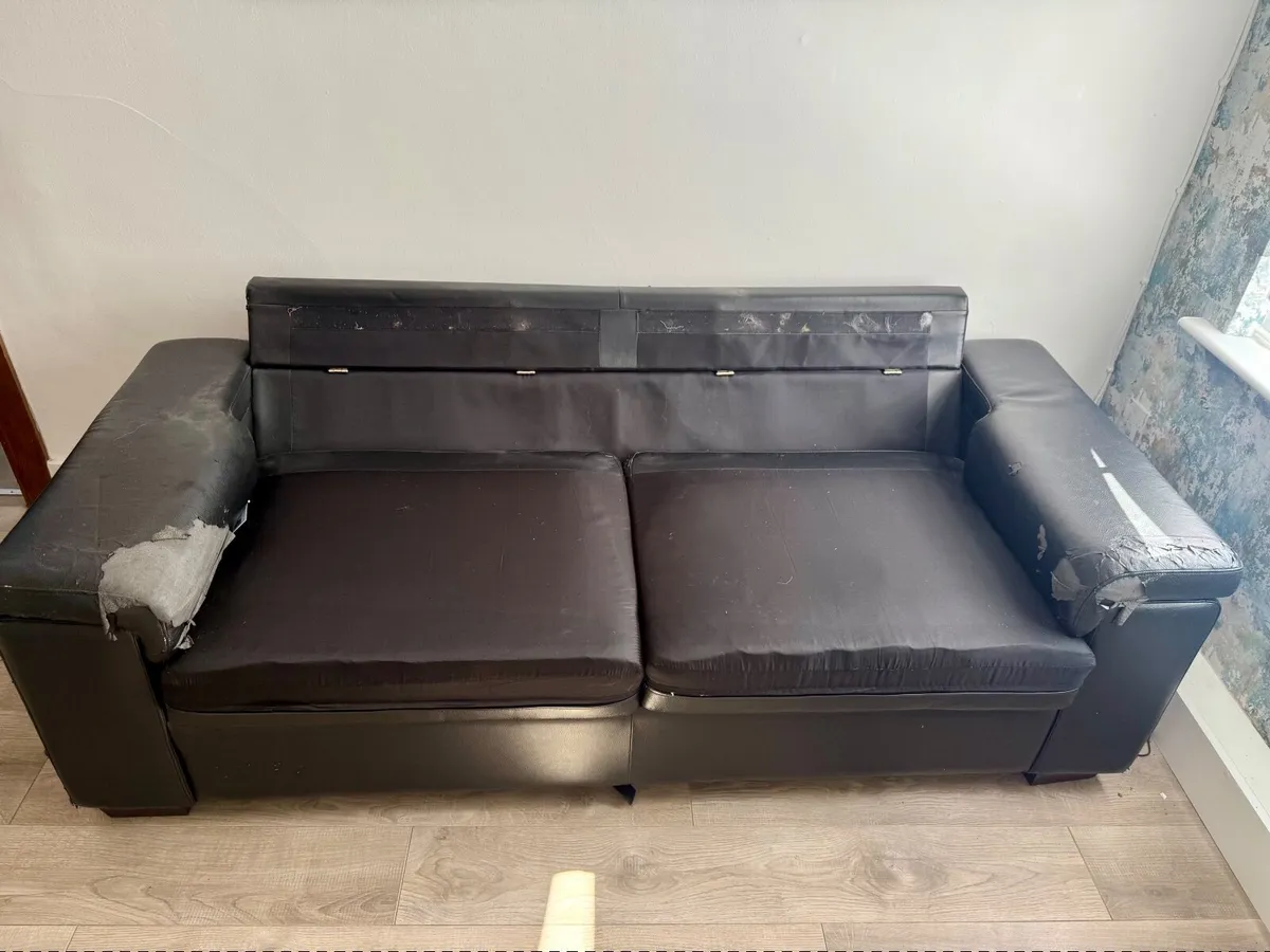 FREE Leather sofa bed - Image 2