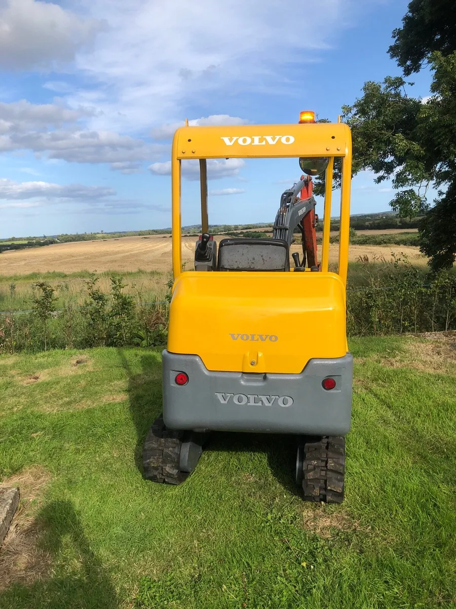 Volvo mini digger - Image 3