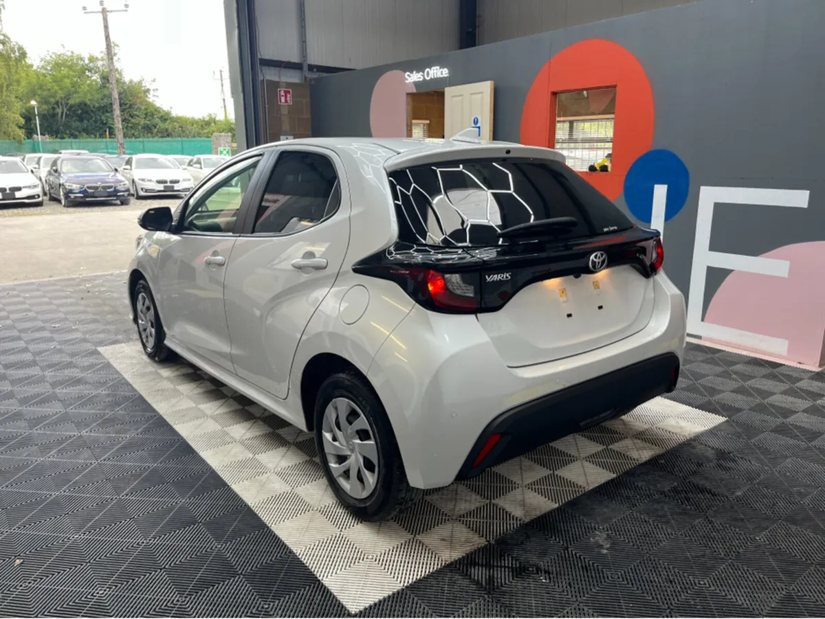 Toyota Yaris 1.0 PETROL / 8k KMs / REVERSE CAMERA - Image 4