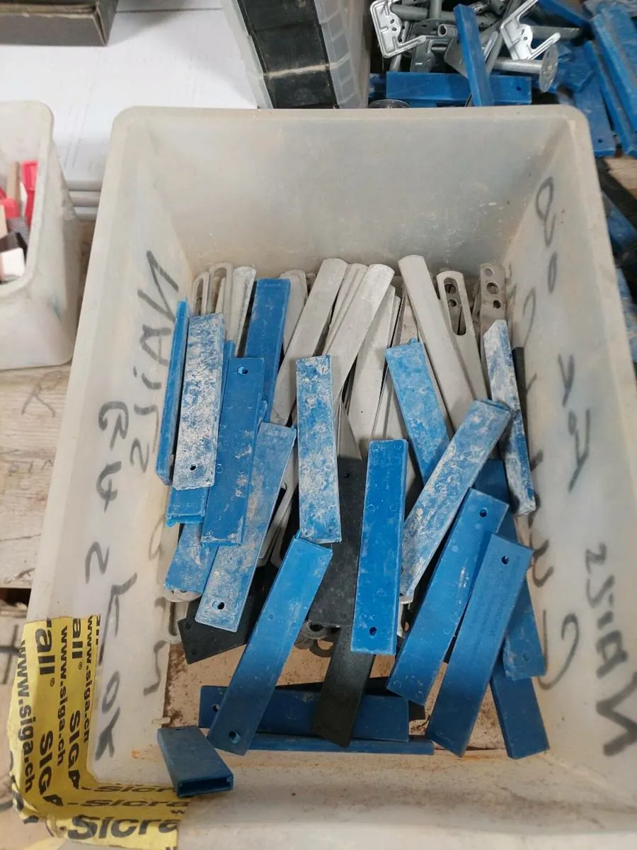 Expansion ties - Image 1