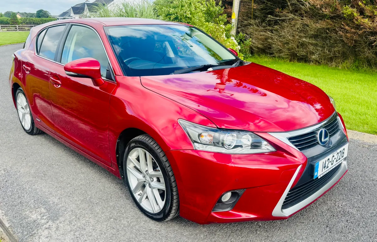2015 LEXUS CT HYBRID IMMACULATE - Image 1