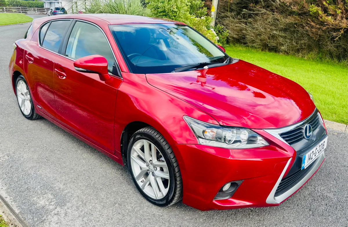 2015 LEXUS CT HYBRID IMMACULATE - Image 2