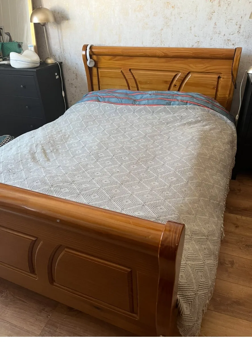 Bed - Image 1