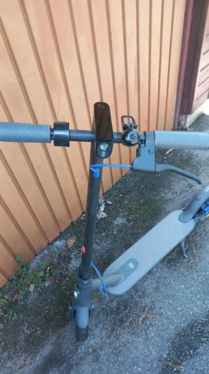 Mi Electric Scooter 3 - Image 2