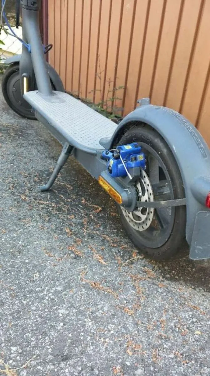 Mi Electric Scooter 3 - Image 3