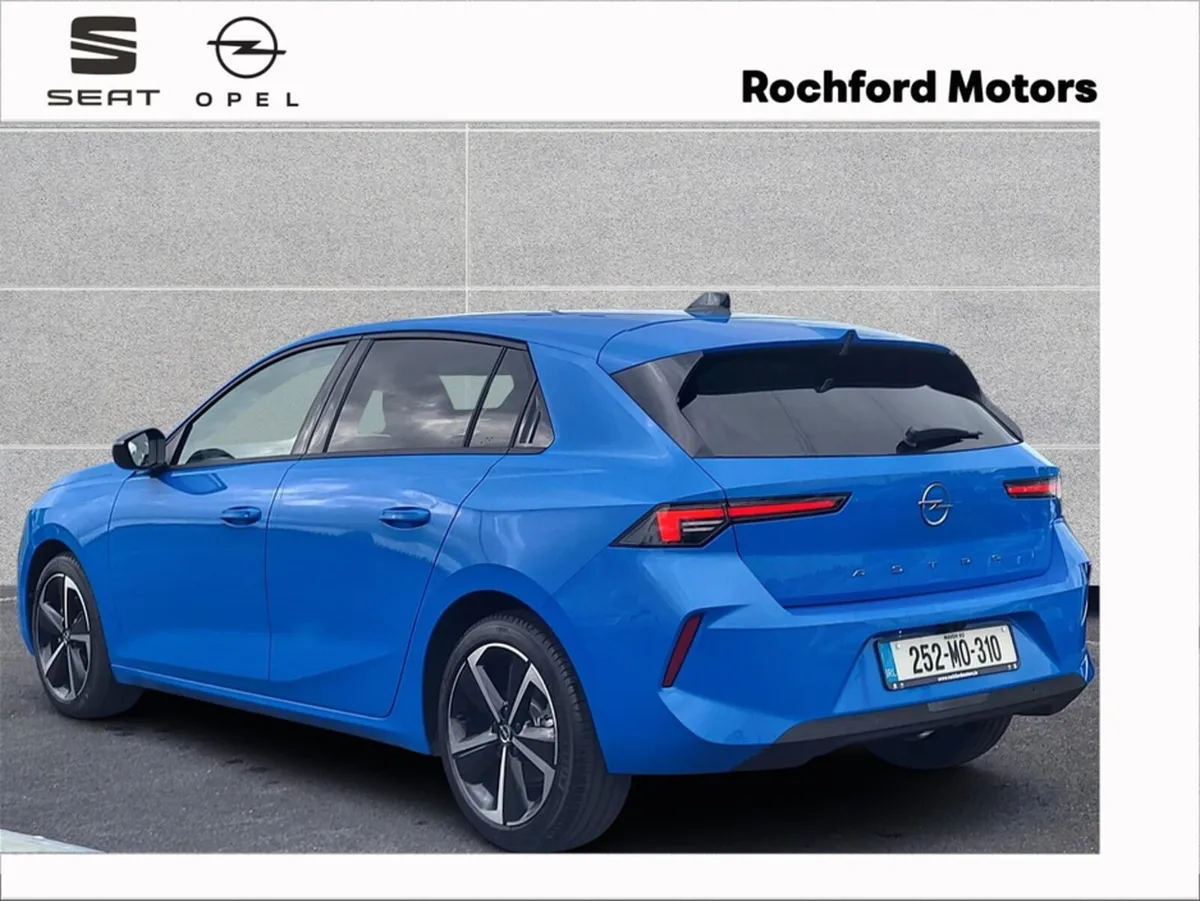 Opel Astra ***252 DEMO SALE***  Elegance 1.2i 110p - Image 3