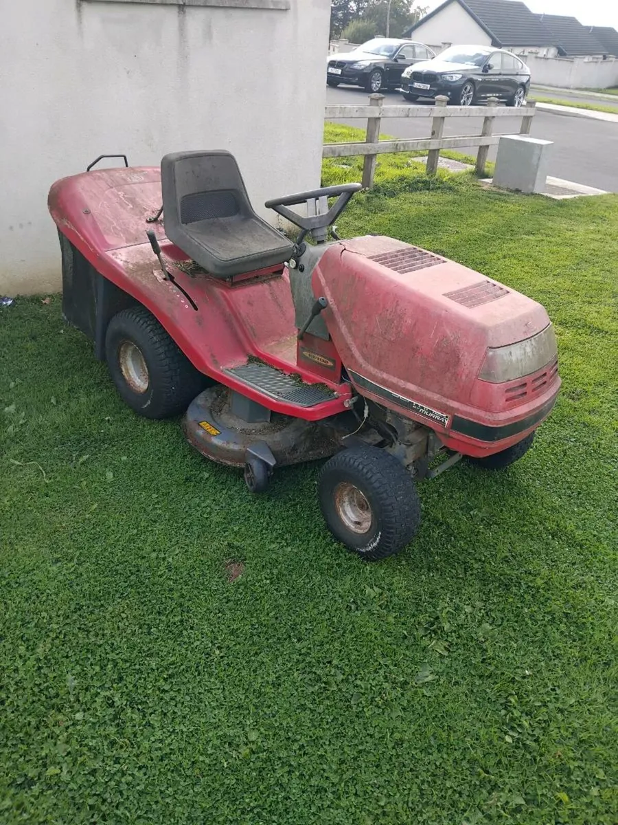 Ride on lawnmower