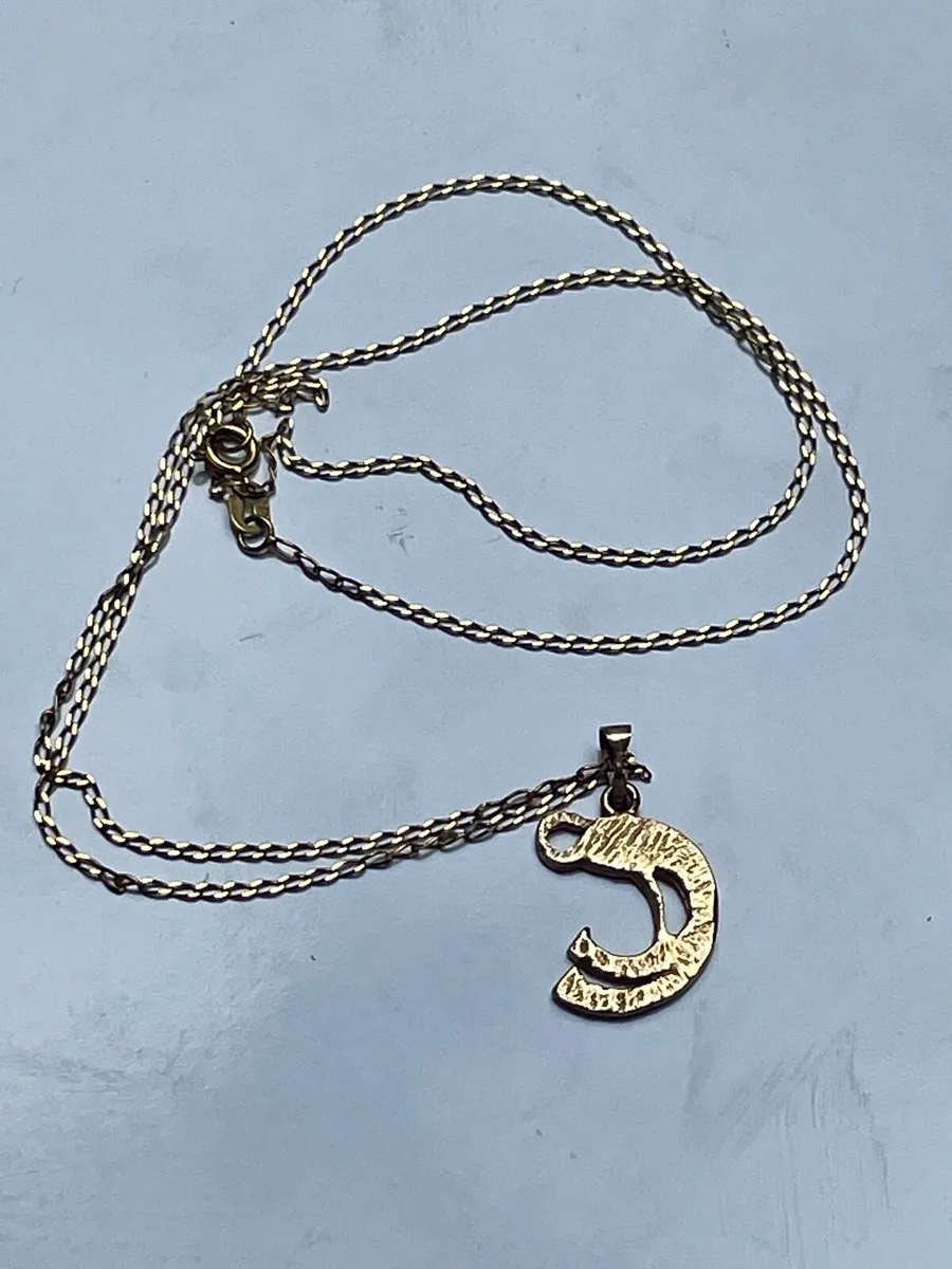 9ct Gold Chain and Pendant - Image 3