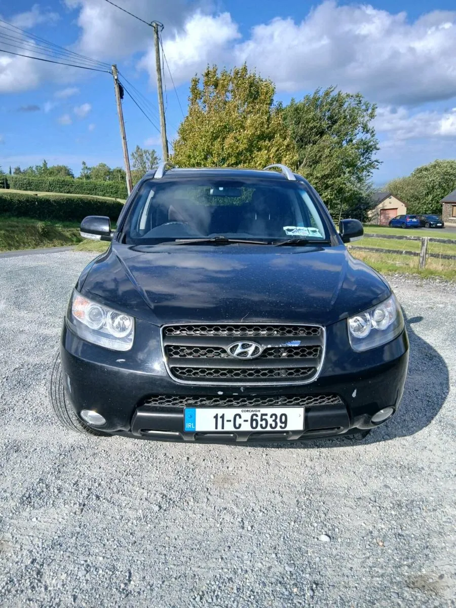 2011 hyundai santa fe 7 seater - Image 2