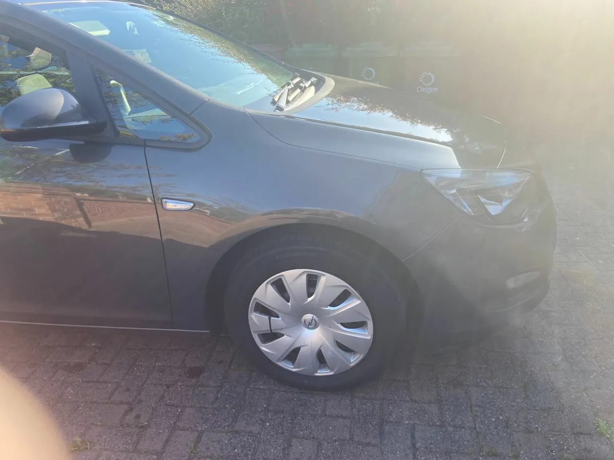 Opel Astra 2015 - Image 4