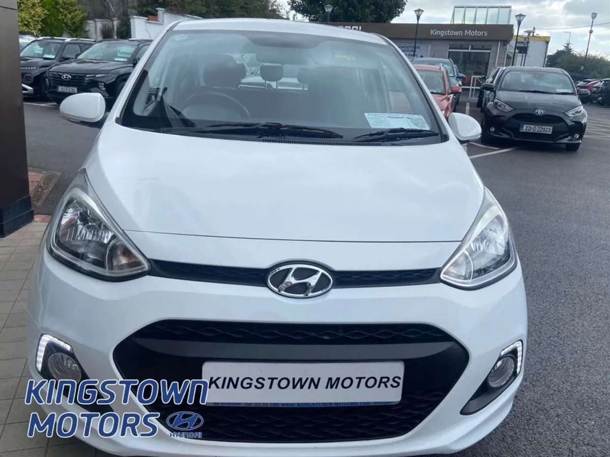 Hyundai i10 Deluxe 4DR - Image 2