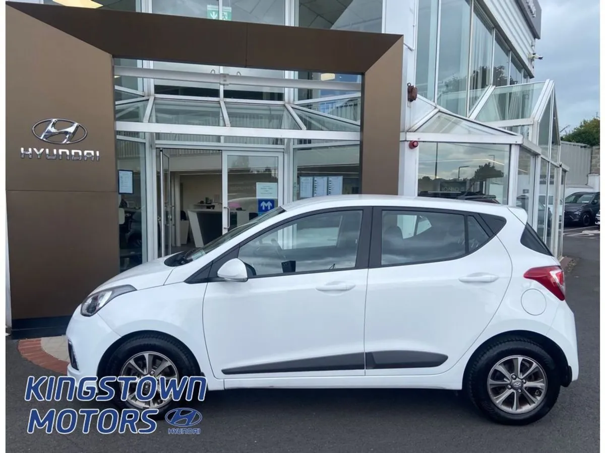 Hyundai i10 Deluxe 4DR - Image 3