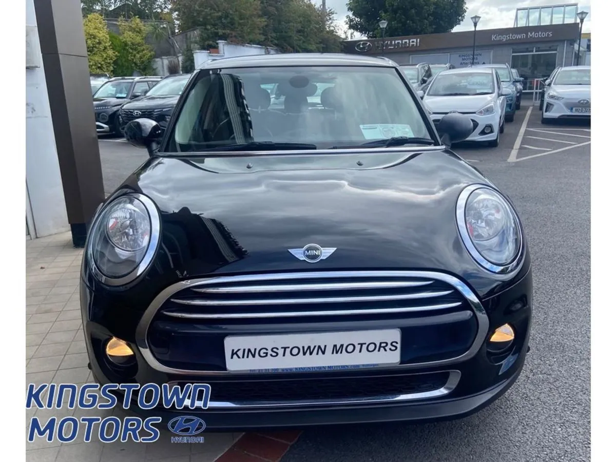 MINI Cooper 4DR - Image 2