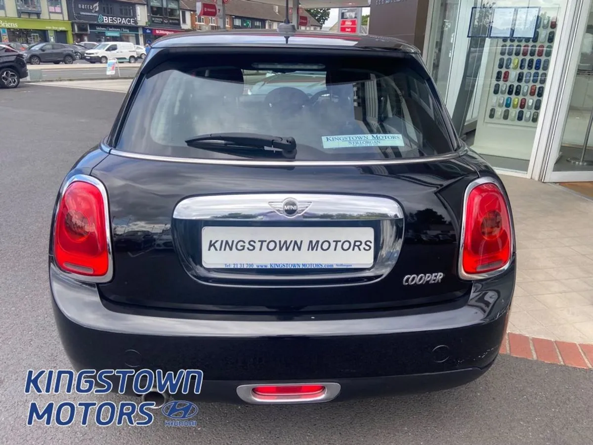 MINI Cooper 4DR - Image 4