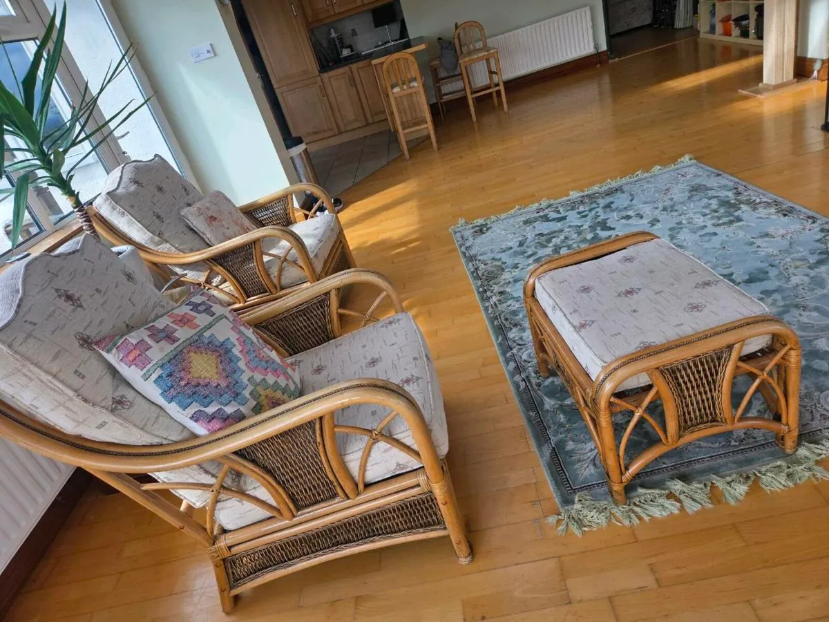 Wicker sofa and armchairs - Image 3