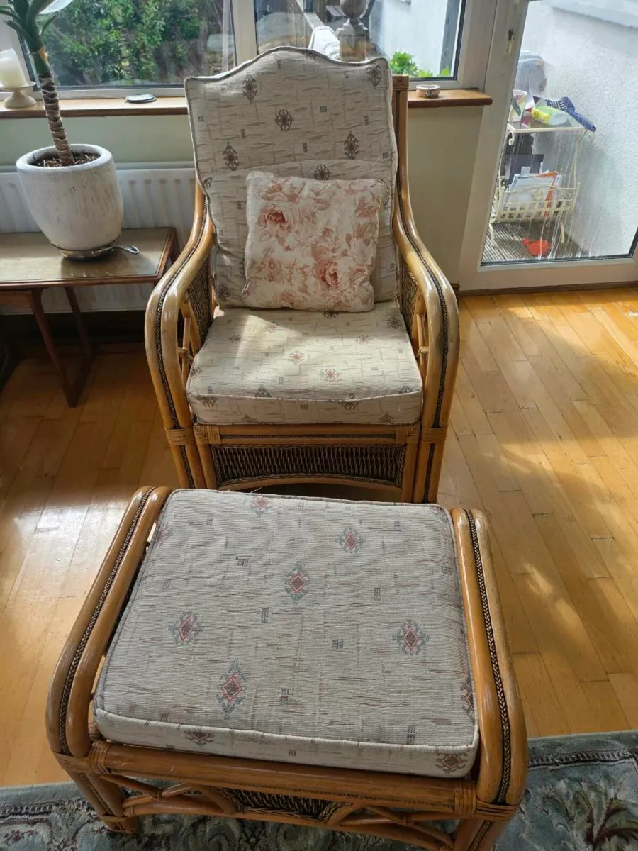 Wicker sofa and armchairs - Image 4