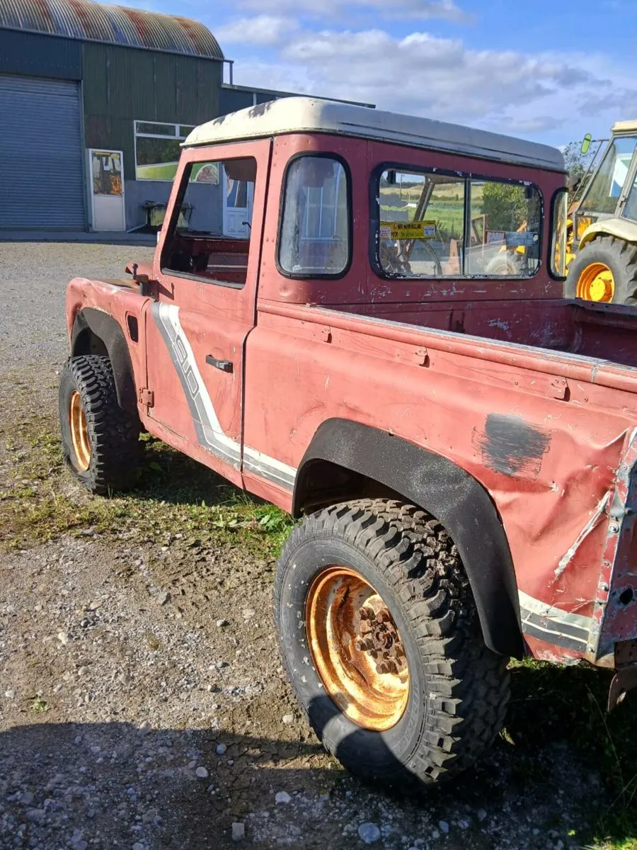 Land Rover Defender Pickup 1990 - Image 1